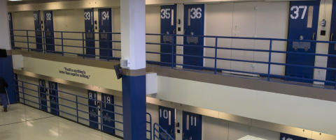 Kalief Browder ble fengslet som 16-åring og sonet i tre år uten dom. Nå har han begått selvmord