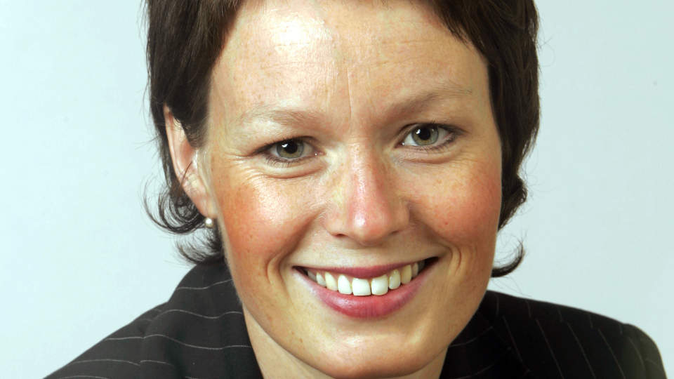 PRISENE M� OPP: Stortingsrepresentant  Line Henriette Holten Hjemdal mener pris�kning f�rer til at forbruktet p� plastposer g�r ned. Foto: KNUT FALCH/ SCANPIX