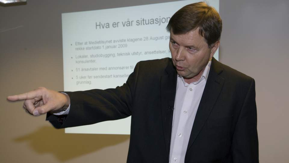 STEVNET GISKE: Svein Larsen, direkt�r i Radio Metro, stevnet Kultur- og kirkedepartementet ved statsr�d Trond Giske for retten i forrige uke, for � f� avsluttet klagebehandlingen av lokalradiokonsesjonene i Stor-Oslo.
Foto: Morten Holm / SCANPIX