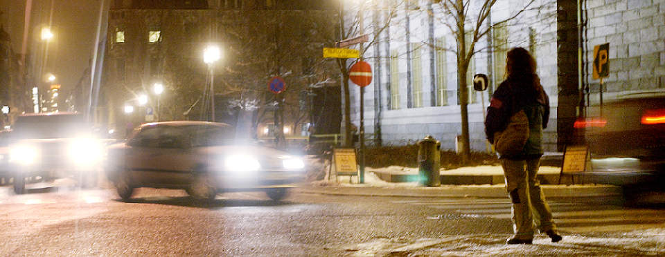GATEPROSTITUERTE RAMMES HARDEST: De norske gateprostituerte har i de fleste tilfeller rusproblemer og vil slite med � finne andre inntektskilder n�r prostitusjonen forsvinner fra gatene, if�lge en fersk Fafo-rapport.  Arkivfoto: SCANPIX