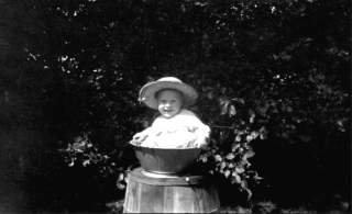 �YEH�YDE: Peter Julius Rosendahl tok muntre bilder av natur og barn.