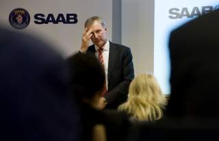 GIR OPP: SAAB og administrerende direkt�r �ke Svensson. Foto: SCANPIX