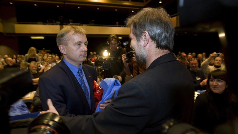 M�TES IGJEN: Justisminister Knut Storberget (t.h) og forbundsleder Arne Johannessen m�ttes p� Politiets Fellesforbunds landsm�te p� R�ros. I dag m�tes de igjen.
Foto:  Gorm Kallestad/SCANPIX