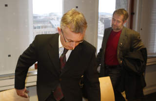 �NSKER RO: Justisminister Knut Storberget (Ap) m�tte fredag Arne Johannesen i Politiets fellesforbund og resten av organisasjonene i politietaten. N� h�per han de kan utnytte politisituasjonen p� best mulig m�te framover.
Foto: Knut Falch / SCANPIX