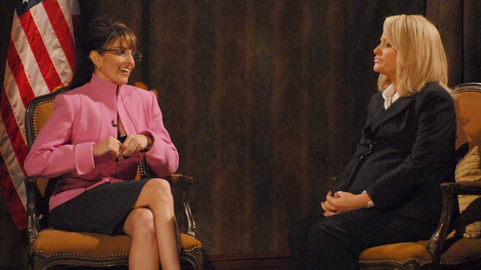 KAN SE RUSSLAND: Saturday Night Live-komikeren Tina Fey ble viden kjent for sine Sarah Palin-parodier. Et utsagn fra en av hennes parodier topper listen over �rets mest minneverdige sitater. (AP Photo/NBC, Dana Edelson)