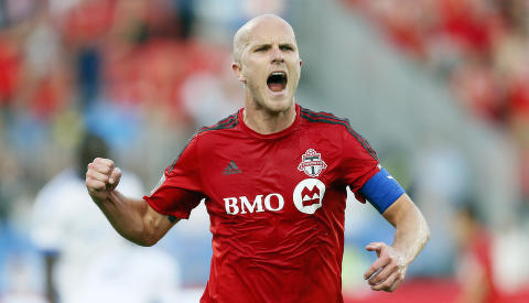 TORONTO-STJERNE: Michael Bradley tjener 60 millioner kroner i året i den canadiske klubben. Foto: Scanpix TORONTO-STJERNE: Michael Bradley tjener 60 millioner kroner i året i den canadiske klubben. Foto: Scanpix