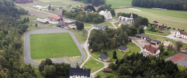 - Fange rømte på surfebrett fra Bastøy - padlet med lekespade
