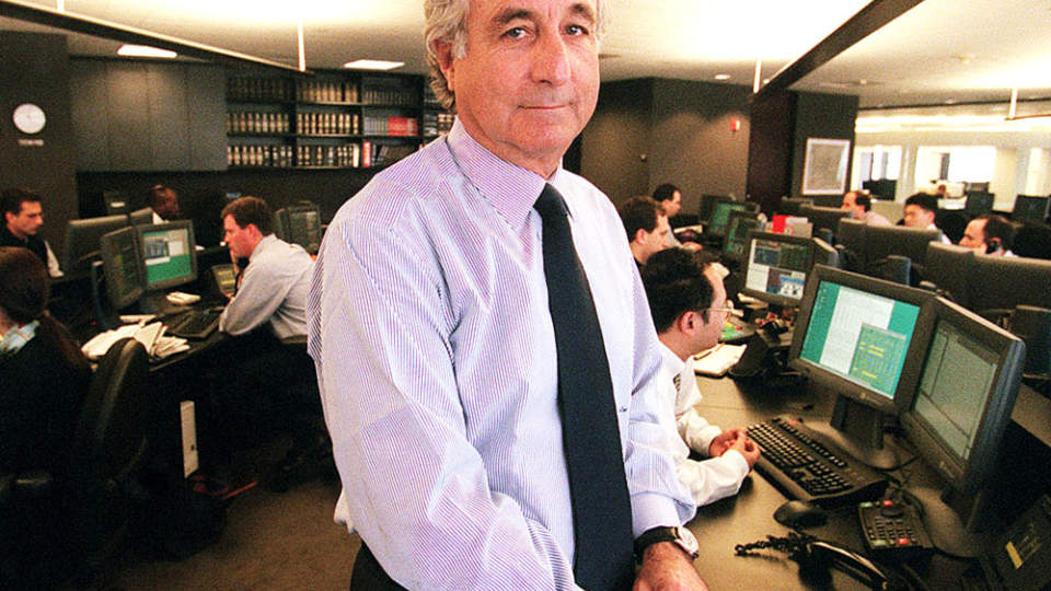 10 �R TILBAKE: Dette bildet viser Bernard Madoff tilbake i 1999. Det var f�rste gang noen varslet om hans uvanlig store avkastninger. N� har han innr�mmet svindel for 350 milliarder kroner. Foto: AP Photo/The New York Times/SCANPIX