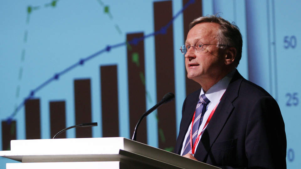 HAR GITT GODE SLUTTPAKKER: Over 100 tidligere ansatte i Norges Bank har f�tt ventel�nn uten � jobbe. Bare i fjor kostet ordningen mellom 85 og 90 millioner kroner. Arkivfoto: REUTERS/Todd Korol
