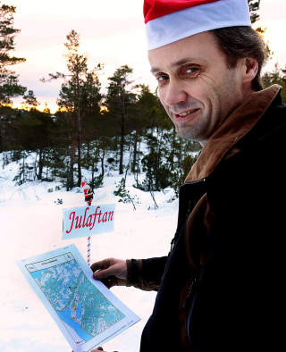 P� SELVESTE JULAFTAN: Jarle har tatt med seg kartet og funnet det eksakte punktet for Julaftan.