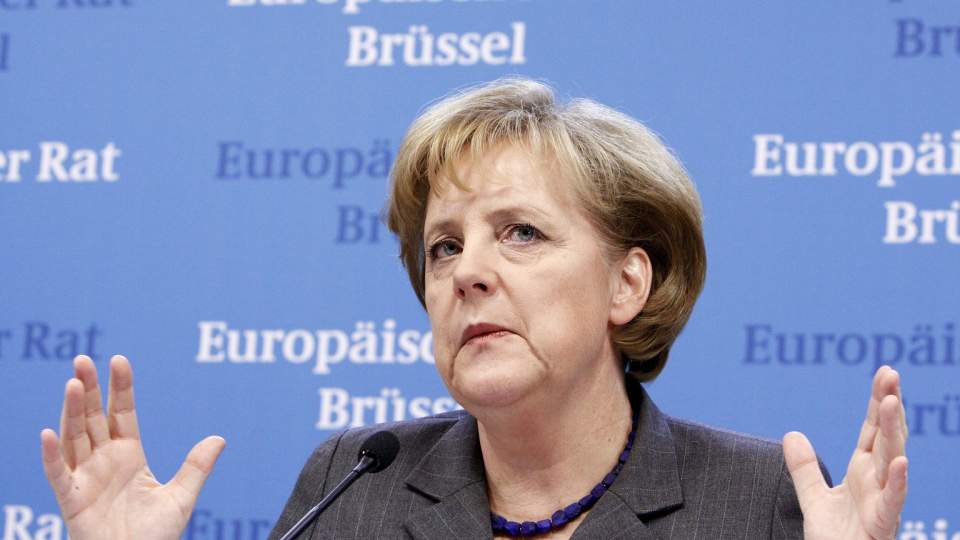 D�DT L�P: Angela Merkel og hennes foretrukne koalisjon st�r likt med de andre partiene. Foto: EPA/SCANPIX