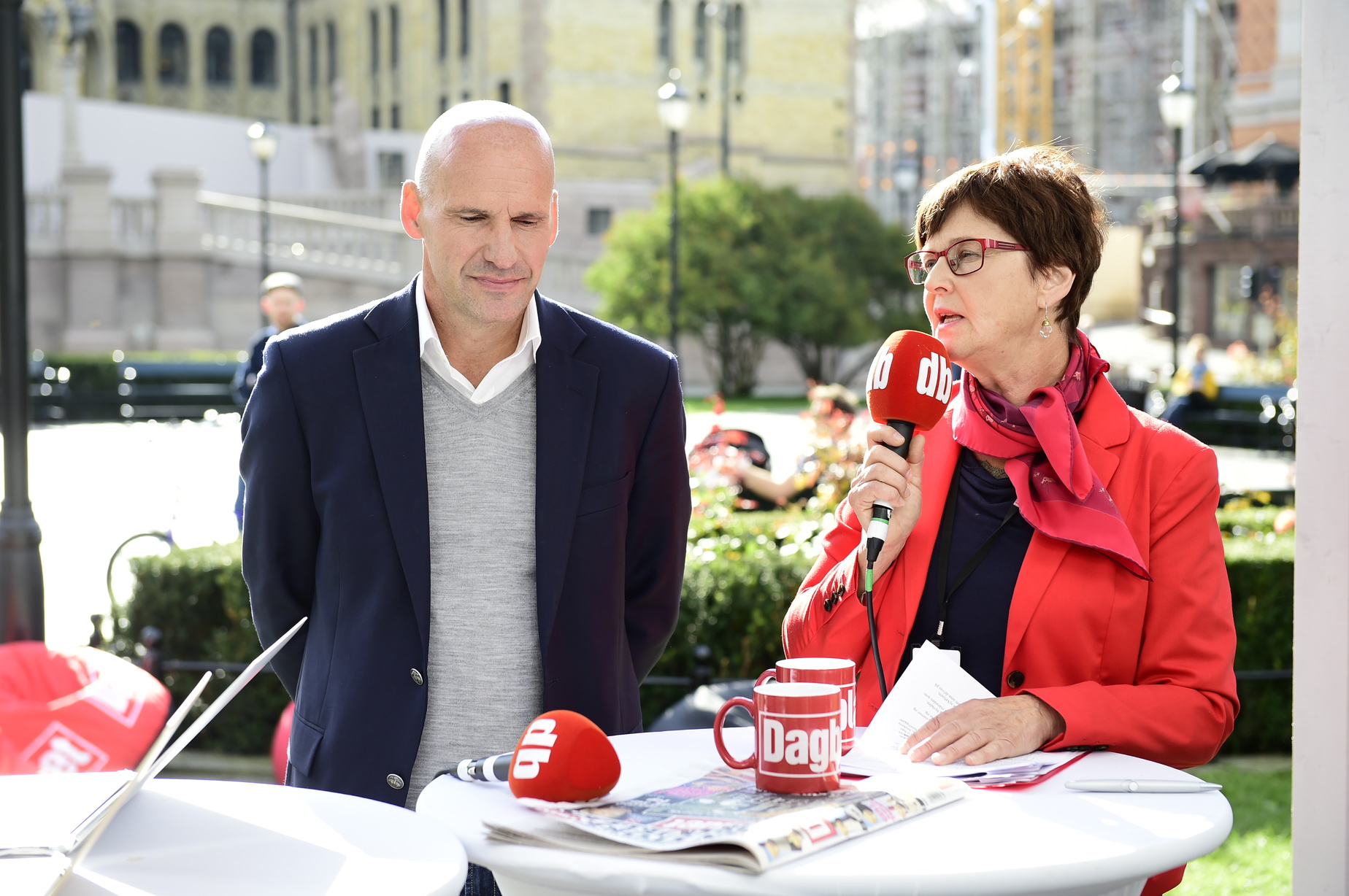 Geir Lippestad (Ap) og Aud Kvalbein (Krf) under debatt om eldreomsorg. 