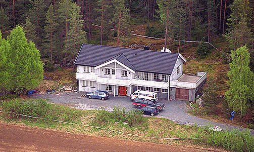 �STEDET: K�rboligen til Orderud g�rd der Kristian og Marie Orderud og Anne Orderud Paust ble funnet drept. Foto: Dagbladet