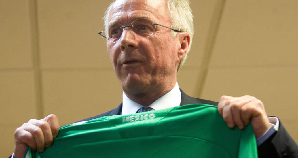 HELT UAKTUELL: Sven G�ran Eriksson er for tida Mexicos landslagssjef. Selv om han ikke hadde v�rt det, ville Norge-jobben v�rt langt nede p� �nskelista.Foto: AFP/ Alfredo Estrella