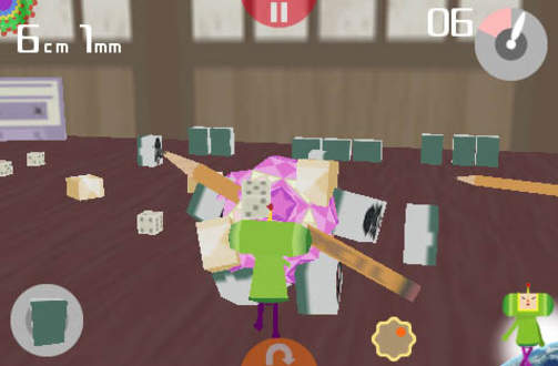�I Love Katamari�Utvikler: Namco BandaiPris: 49 kronerAlder: 4 �Katamari�-spillene har v�rt en favoritt p� de �store� konsollene lenge. Den absurde sammenrullingen av gjenstander som ligger str�dd rundt p� spillbrettet er kanskje ikke for alle, men om du er �pen for erkejapansk rarhet og annerledestenking, er �Katamari� mest sannsynlig midt i blinken. N�r spillet n� er tilgjengelig p� en mobiltelefon kunne det lett g�tt galt - men her har Namco Bandai (etter den nylige oppdateringen) klart � levere et spill som fungerer knirkefritt. Du ruller katamari-ballen rundt ved � vippe p� mobiltelefonen, for deretter � �rulle opp� tingene rundt deg. Jo mer du ruller opp, dess mer vokser ballen - og dermed kan du rulle opp st�rre gjenstander. Anbefales!