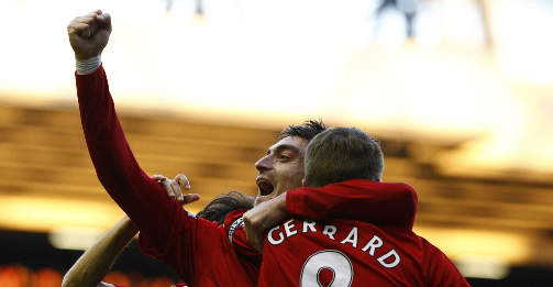 SNERTEN VOLLEY: Albert Riera satte tonen for kampen med en snerten volleyavslutning etter en presis Steven Gerrard-corner.REUTERS/Phil Noble/SCANPIX