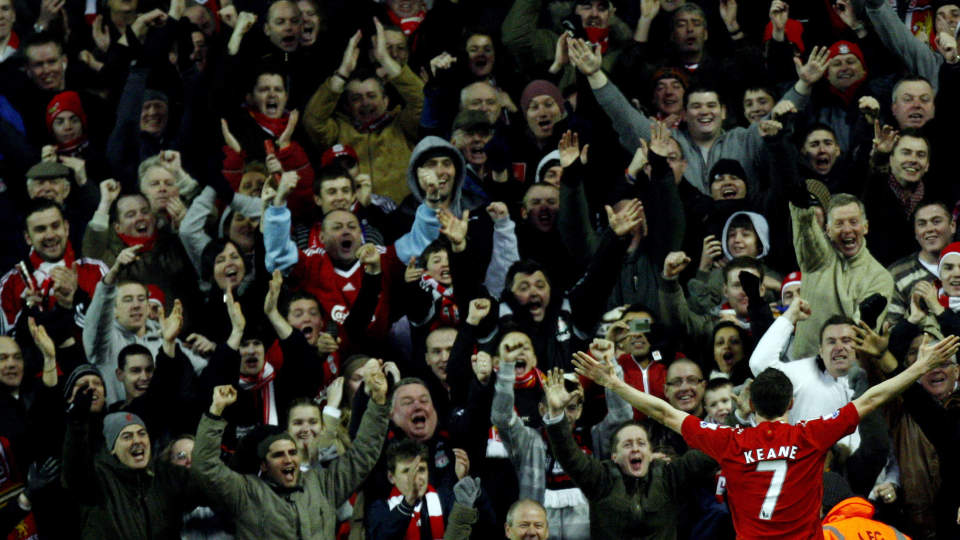 HET POTET: Robbie Keane er i ferd med � distansere seg fra floppstempelet enkelte har gitt ham i Liverpool-tr�ya. Etter to scoringer mot Bolton ser det iallefall ut til at han er tilgitt p� Anfield.Foto: AFP PHOTO/PAUL ELLIS/SCANPIX