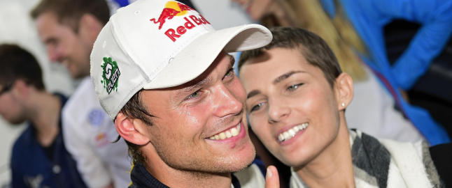 Da Andreas Mikkelsen vant sin første VM-seier i rally, så gikk tankene til to helt spesielle jenter