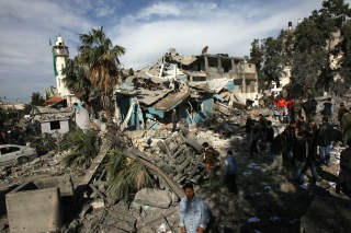 BOMBET I STYKKER: Dette var Hamas' politistasjon i Gaza. Foto: AFP