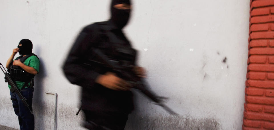 TRAPPER OPP KAMPEN MOT NARKOTIKAKARTELLENE: Seks karteller kontrollerer mesteparten av Mexicos narkotikaproduksjon og -smugling. M�let for smuglerutene er USA. Foto: AP PHOTO/SCANPIX