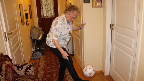 SPREK: Åse Marie Nordhagen (90) er ikke som 90-åringer flest. Foto: Ingvil Bakka/Ryfylke. SPREK: Åse Marie Nordhagen (90) er ikke som 90-åringer flest. Foto: Ingvil Bakka/Ryfylke.