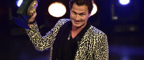 Gunhild Stordalen vant pris - Petter Stordalen tok den i mot for henne