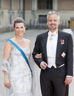 Brannvesenet på plass hos Märtha og Ari