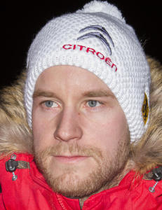 �stberg overtar Mikkelsens kartleser