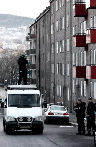 KRIPOS P� STEDET: Spesialenheten for politisaker fikk i formiddag bistand av teknikere fra Kripos fordi oslopolitiet er inhabile i saken.  Foto: SVEIN GUSTAV WILHELMSEN