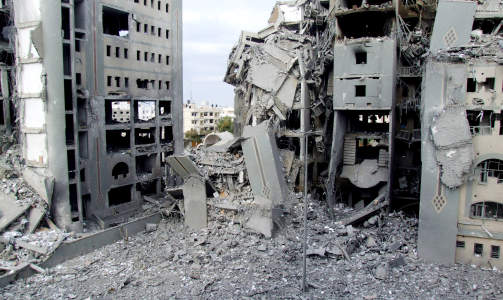 PULVERISERT: Slik ser nabolaget til Umm Samir Abu Amra etter israelske bombeangrep i Gaza. Foto: Hamada Hamada