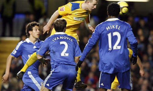UTLIGNET: Peter Clarke utlignet for Southend mot Chelsea.  Foto: AP Photo/Simon Dawson