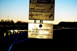 KJ�RTE SAKTERE: Farten var satt ned til 30 kilometer i timen i forbindelse med markeringen. Foto: Heiko Junge / SCANPIX