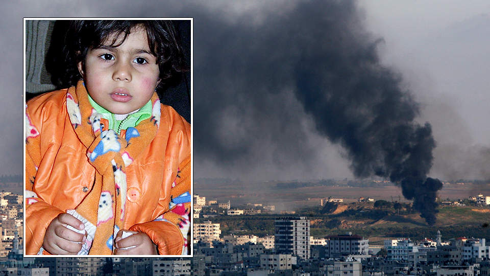 TRAUMATISK START: Marah Zaydyeh (2) forst�r lite av hva som n� skjer i Gaza, men h�rer hva de voksne snakker om.  Foto: HAMADA HAMADA og SCANPIX.