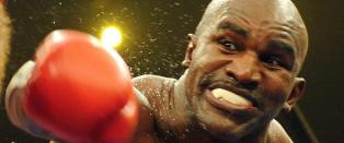 Slik sølte bokselegenden Holyfield vekk to milliarder