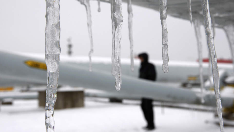HOLDER EUROPA SOM GASSGISLER: Som et resultat av gasskrangelen med Ukraina har russerne stopppet gassleveransene til Europa. I flere land i �st-Europa er det krisetilstander p� grunn av kulda og mangelen p� gass til � varme opp husene. Her fra et gassfirma i Slovakia, der det er innf�rt unntakstilstand i dag. Foto: REUTERS/SCANPIX