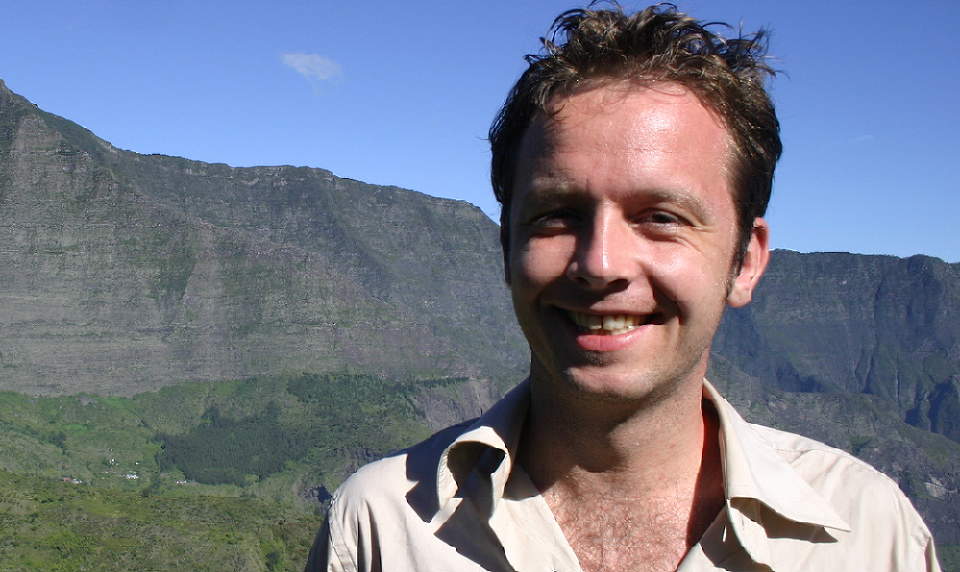 VIL L�RE BARN MATGLEDE: Andreas Viestad mener mange barn ikke lenger har en klar forestilling om hvor maten kommer fra. Foto: Andreas Viestad