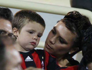 FRUEN: Victoria og Cruz Beckham kan hvertfall ikke regne med Hoeness' hjelp til oppgradering av rommet p� hotellet. Foto: SCANPIX/REUTERS/Jumana El Helouen