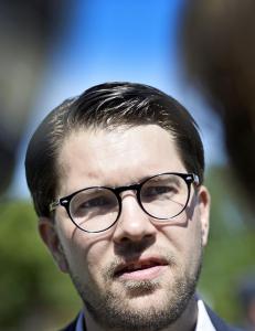 - Det viktigste er at kommer du til vårt land, da skal du bli svensk