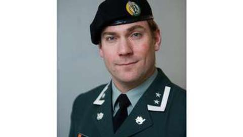 HÅPER PÅ MIDLER: Alexander Jankov vil nødig måtte kutte i bestillinga av F-35 - kun som en siste utvei. Foto: Hæren HÅPER PÅ MIDLER: Alexander Jankov vil nødig måtte kutte i bestillinga av F-35 - kun som en siste utvei. Foto: Hæren