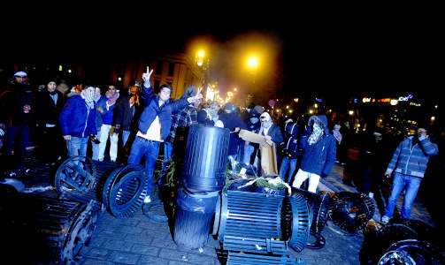 OPPT�YER:  Oslos paradegate lignet mer p� en slagmark i g�r. Foto: Thomas Rasmus Skaug / Dagbladet