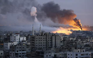 HARDE KAMPER: Gaza i g�r. Foto: REUTERS/Mohammed Salem/Scanpix
