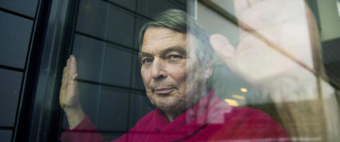 Lokal Frp-leder ble kastet ut i 1999 etter at han foreslo asyl-leirer. N� har Oslo Frp vedtatt lukkede mottak