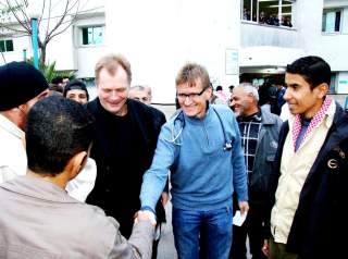 ERIK FOSSE OG MADS GILBERT: Kommer seg ikke ut av Gaza. Foto: Hamada Hamada