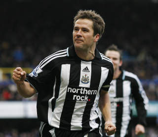FORLATER: Michael Owen forlater Newcastle etter sesongslutt. Foto: Glyn Kirk / AFP.