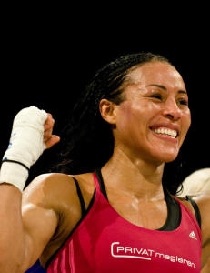 Br�khus i kampform foran tittelkampen