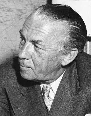 DREPT AV STERN-GJENGEN:  Den svenske diplomaten grev Folke Bernadotte ble drept av Stern-gjengen i Jerusalem i 1948. Drapet ble beordret av Yitzhak Shamir, Natan Yellin-Mor, og Yisrael Eldad. Den franske FN-ansatte Andr� Serot ble ogs� drept i overfallet. Foto: NTB/arkiv