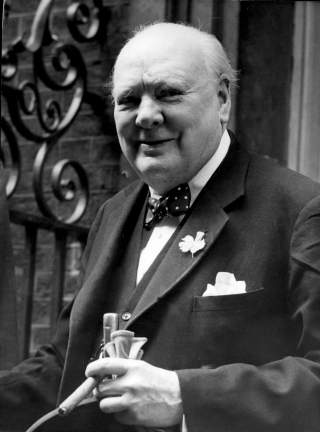 AVSKYDDE TERRORGRUPPENE: Storbritannias statsminister Winston Churchill mente de burde ha �pnet for mer innvandring til de palestinske omr�dene, men ford�mte de j�diske terrorgruppene p� det sterkeste. Foto: AP