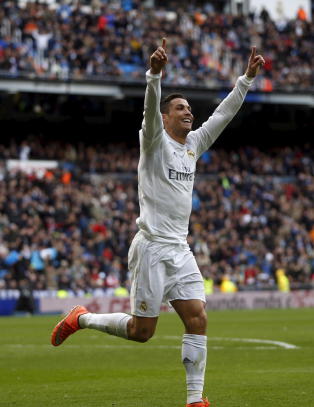 - Ronaldo er på sitt beste. Teatralsk og ekstrem
