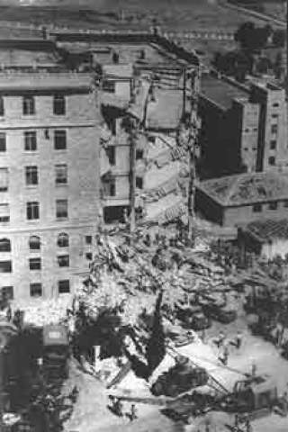 BOMBET KING DAVID-HOTELLET: 22. juli 1946 detonerte Irgun-medlemmer en bombe i kjelleren p� dette hotellet i Jerusalem. 91 personer ble drept, 46 skadd. Britenes milit�re hovedkvarter l� her. Irgun har alltid hevdet at de ringte inn og varslet i god tid f�r eksplosjonen, mens britene har sett annerledes p� det. Foto: WIKIMEDIA