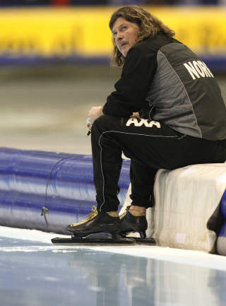 OMSTRIDT SJEF: Hvem bryr seg lenger om en sk�ytesport som ser ut til � sl�ss mer med hverandre enn konkurrentene, sp�r Dagbladets kommentator. Foto: Bj�rn Sigurds�n/Scanpix